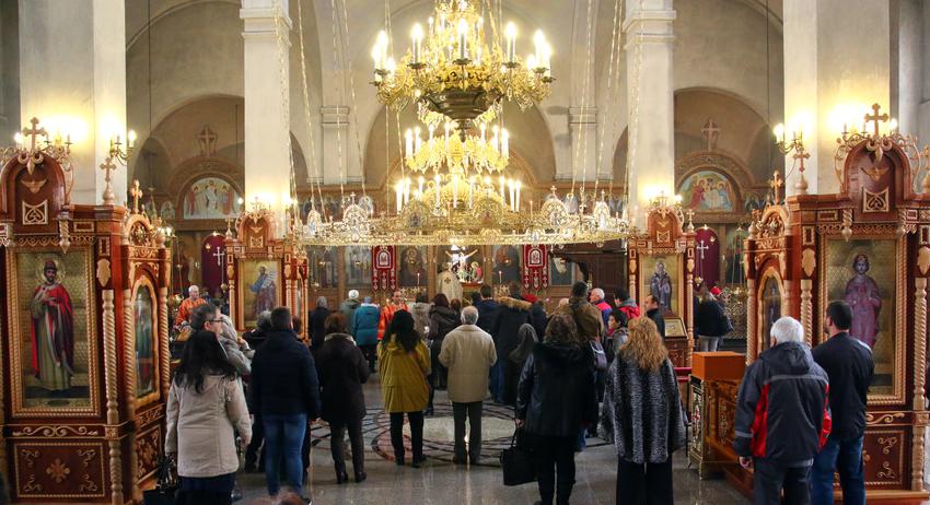 Шуменската църква „Св. Три Светители“ чества днес своя храмов празник