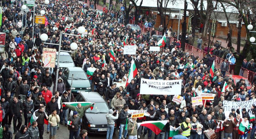 Скъпи сметки, скъпи спомени! Така посрещнаха шуменци сметките си за ток в началото на 2013 година