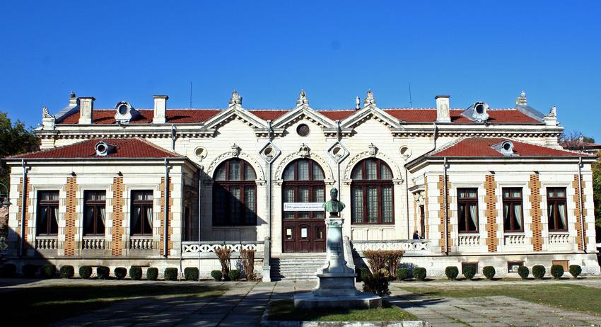 Дипломатът от кариерата Боян Чуков ще посети Шумен