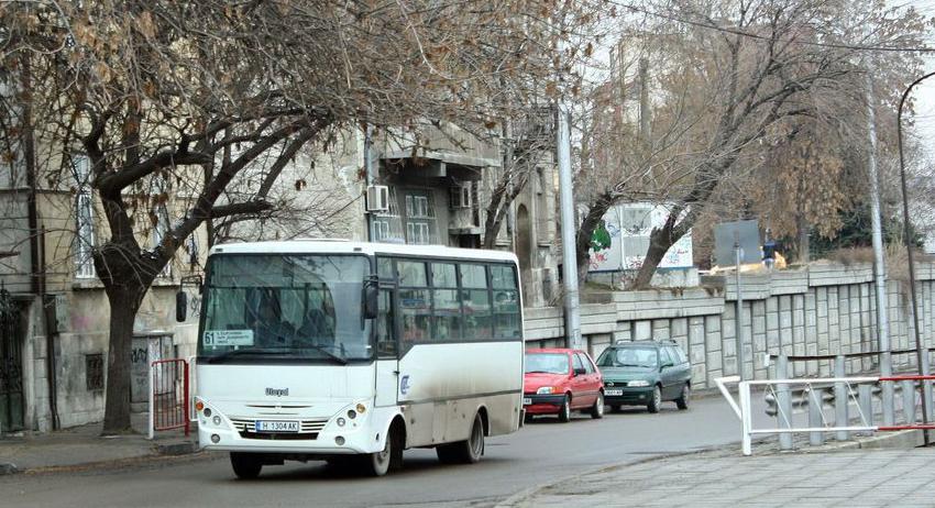 Издават карти за евтино пътуване на пенсионери и многодетни майки