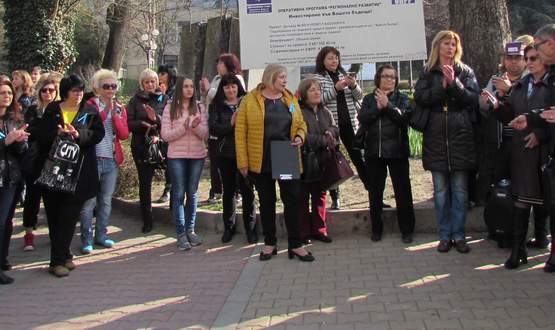 Губернаторът подкрепи протеста на сестрите