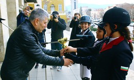 Жокеи благодариха на кметството