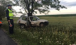 Шофьор загина след удар в дърво /обновена/