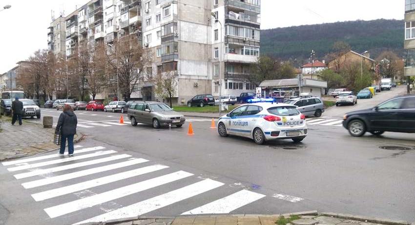 Блъснатата пешеходка е в болница без опасност