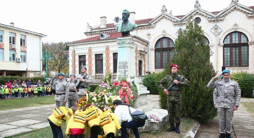  Шуменци почетоха будителите