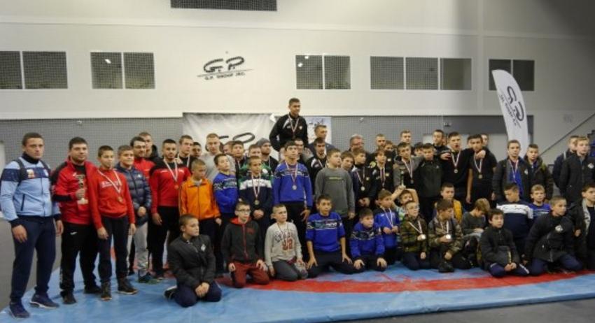 Шумен спечели отборната купа в първия турнир по борба „G.P. Group Cup”