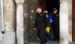 Убиецът е отведен в следствения арест
