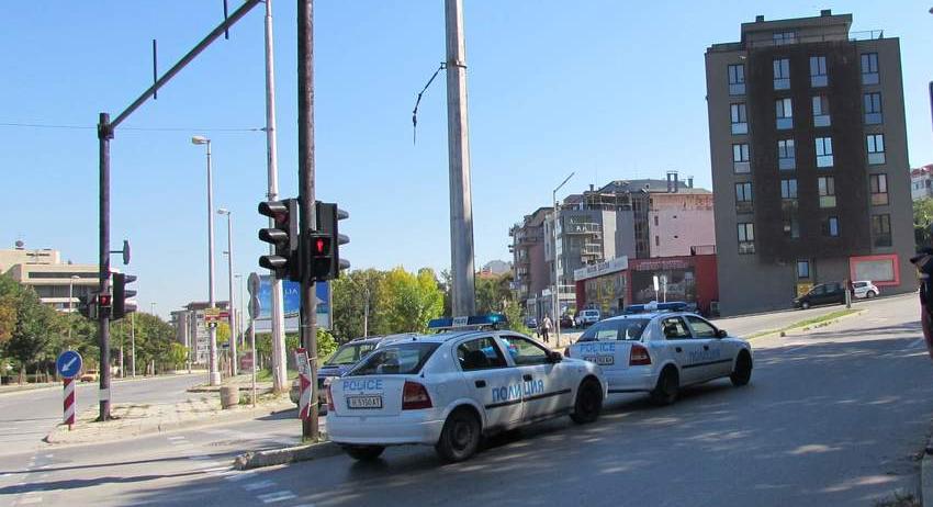 Кола блъсна пенсионерка на кръстовище