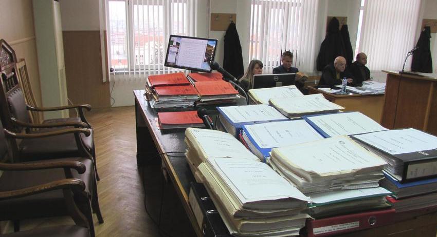 Седмицата: пРазни документи, пРазни хора, пРазни язовири 