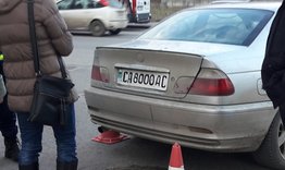 Спипаха шофьор, сам изрисувал номера на автомобила си