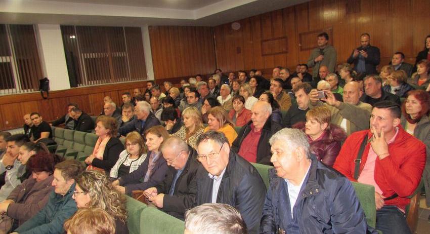 Бурно представяне на завода за боклук