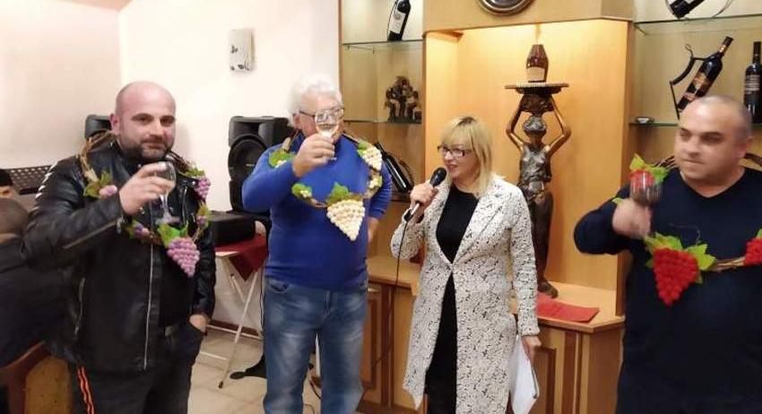 Доктор, застраховател и пенсионер са баш винарите на Нови пазар