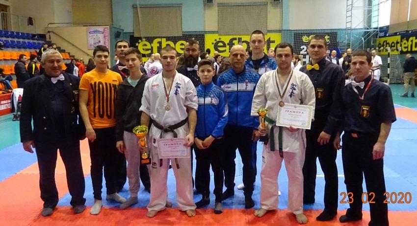 Високи спортни успехи на бойци от Шумен и Нови пазар