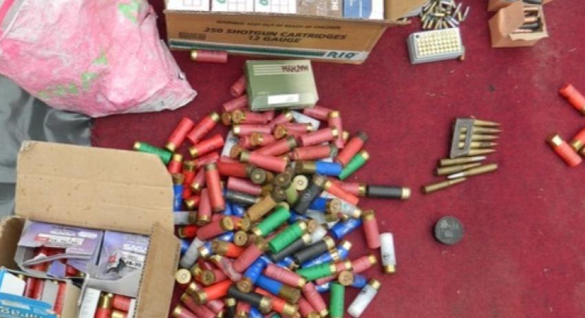 Иззеха боен арсенал от дома на покойник
