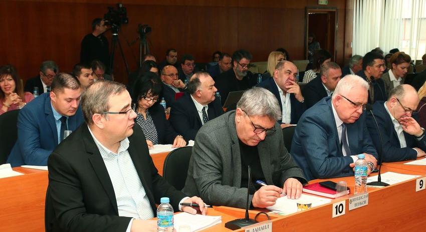 Отменят сесията за водата заради коронавируса