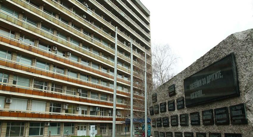 Първа отрицателна проба за шуменеца с covid-19, набират персонал