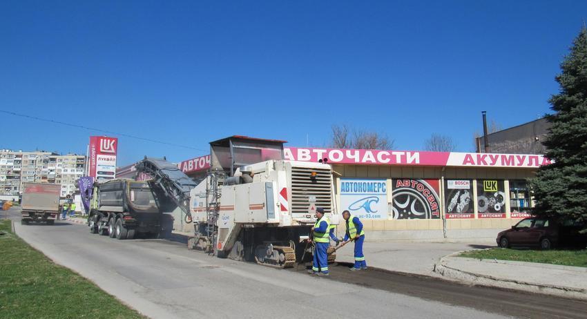 Започна преасфалтиране в кв. "Боян Българанов"