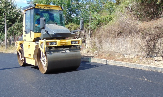Продължава асфалтирането в селата на община Шумен