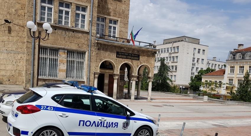 Кражба на два товарни автомобила 