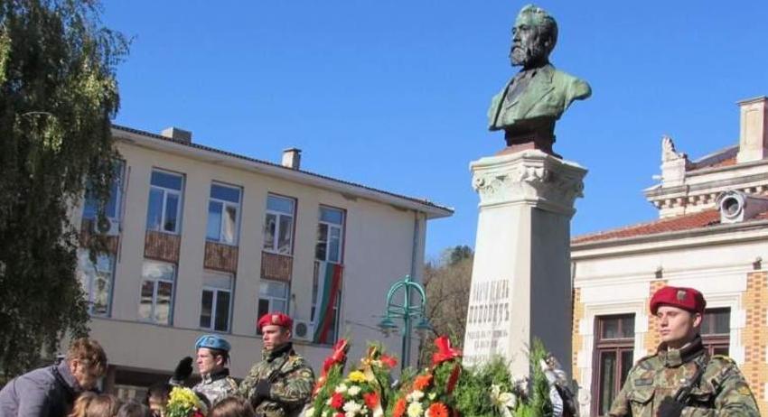 Без традиционното честване за Деня на народните будители