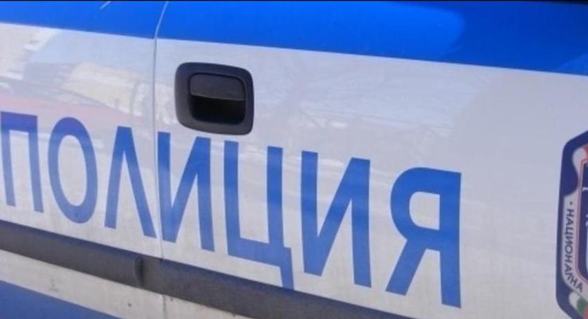 Шофьор се блъсна в дърво край Имренчево 