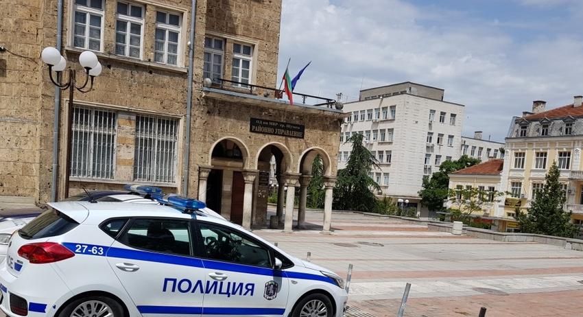 Задържаха трима шуменци  за дребно хулиганство 