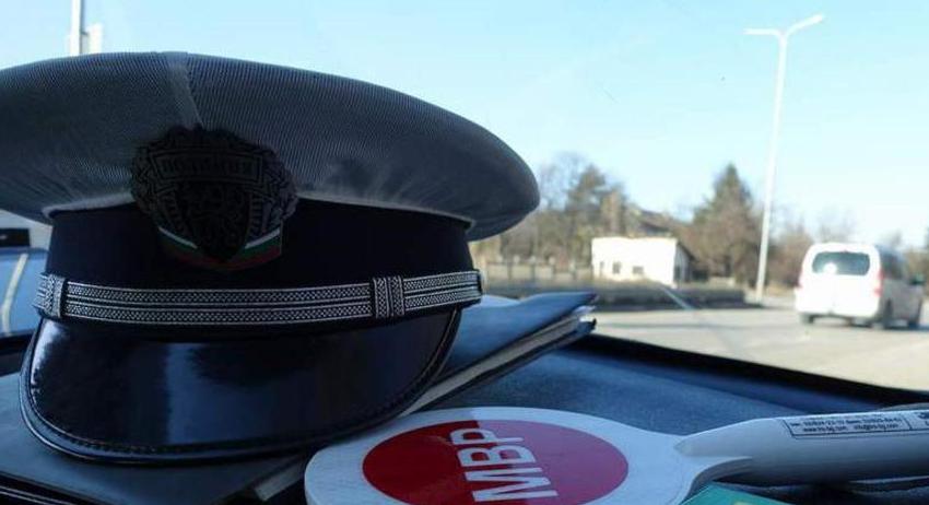Хванаха шофьор на БМВ, ползвал чужди номера 