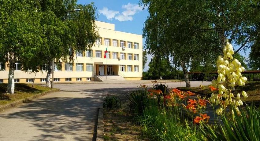 Професионална гимназия "Проф. д-р Асен Златаров" започна прием на ученици 