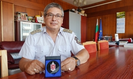 Kомисар Иван Иванов с почетен знак на МВР