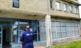 Удариха шамар на зам.председател на СИК в с. Капитан Петко 