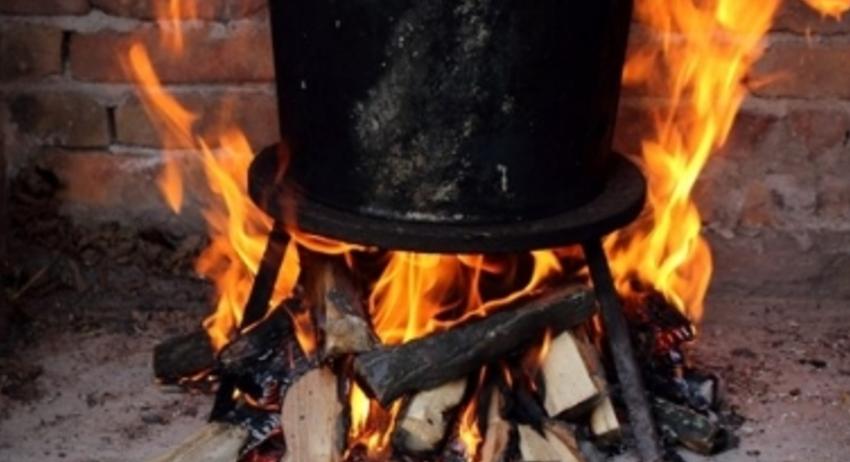 Огън за приготвяне на зимнина предизвика пожар в къща в село Васил Друмев   