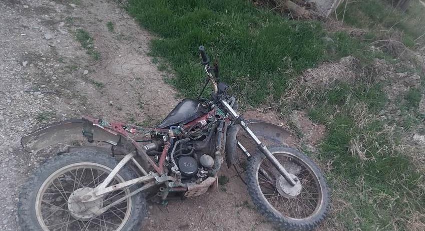 Дрогиран младеж кара нерегистриран мотоциклет в Салманово