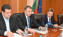 Община Шумен беше домакин на среща между заместник – министърът на икономиката и индустрията Ивайло Шотев и бизнеса
