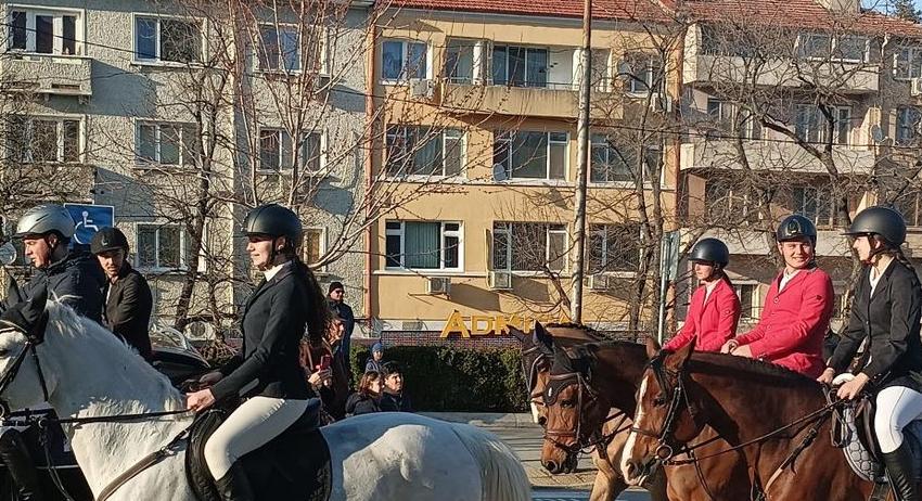 Празнично конно шествие за Тодоровден