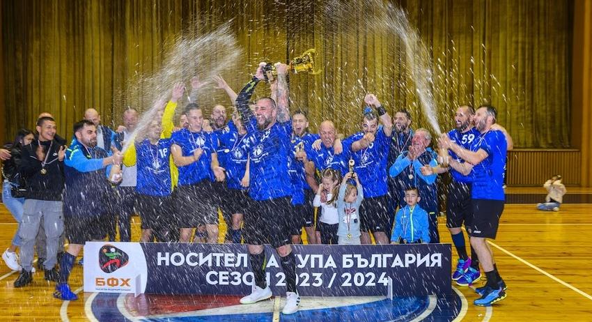 Пета купа на България блести в клубната витрина на хандбалния „Шумен 61”