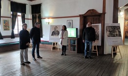 Изложбата „Да запалиш светлина“ бе открита в Исторически музей-Карлово