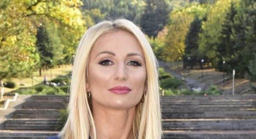 Ася Аспарухова: Светли и благословени Великденски празници!