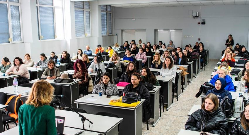 Семинар за студенти и преподаватели се проведе в Центъра за кариерно развитие към ШУ