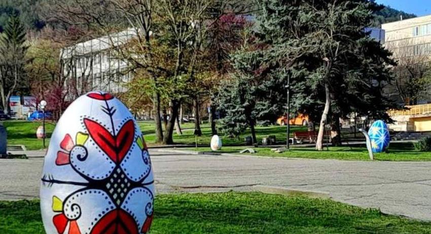 Великденската украса на Шумен вече е поставена