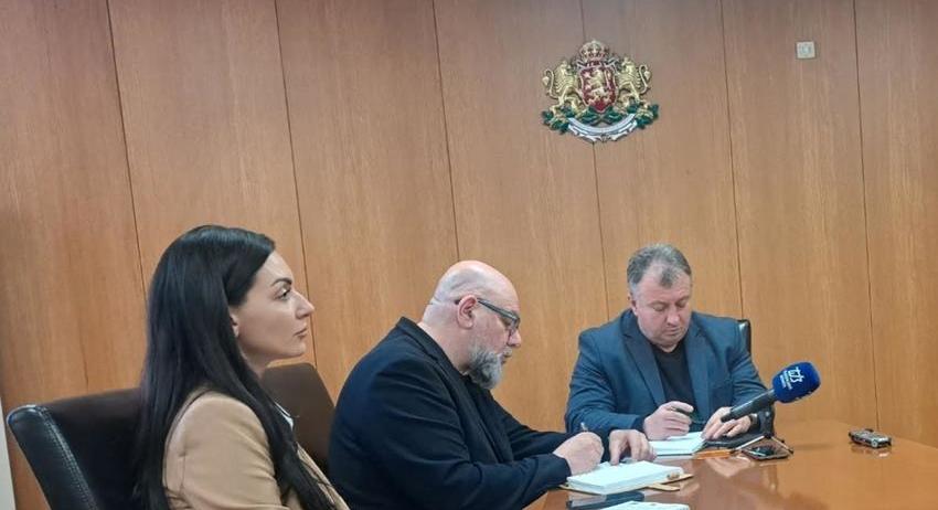 Възможностите за отваряне на нощна аптека обсъди кметът на Шумен