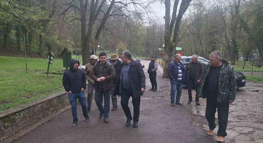 Започва почистване на парка „Кьошковете“ от детската площадка към „Лъвчето“