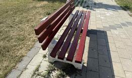Започна обновяването на пейките пред зала „Арена Шумен“