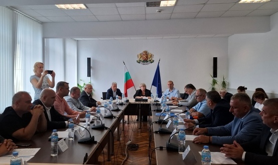 Областният управител Катя Иванова проведе работна среща по проблемите на водоснабдяването в област Шумен 