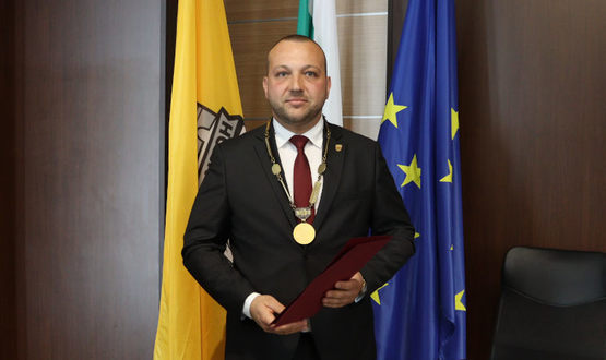 Поздрав на кмета на Нови пазар по повод първия учебен ден