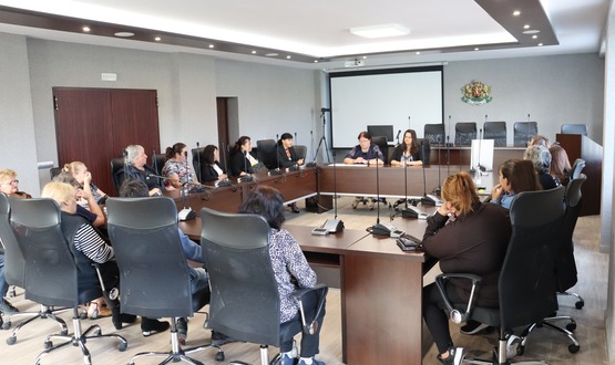 Представиха напредъка по социален проект