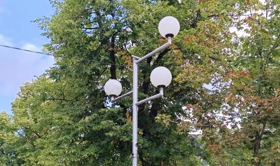 Затварят паркинга пред Общината