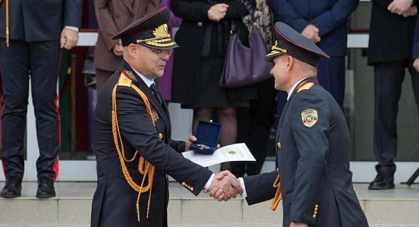 Директорът на ОДМВР-Шумен ст. комисар Георги Гендов бе награден с „Почетен медал” на МВР