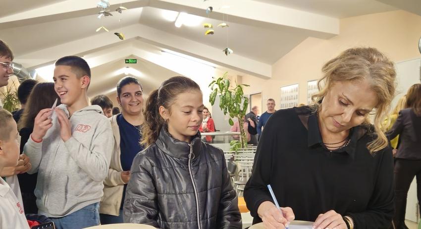 Хилда Казасян гостува на СУ „Сава Доброплодни“