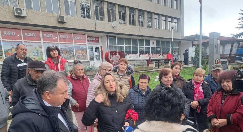 Започна ремонтът на пътя за с. Велино