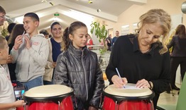 Хилда Казасян гостува на СУ „Сава Доброплодни“